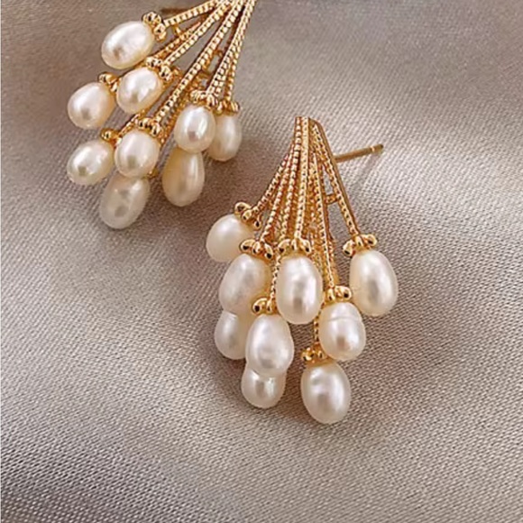 Fashion Jewelry Gold and Cream Pearl Drop Earrings - Picture 4 of 7
